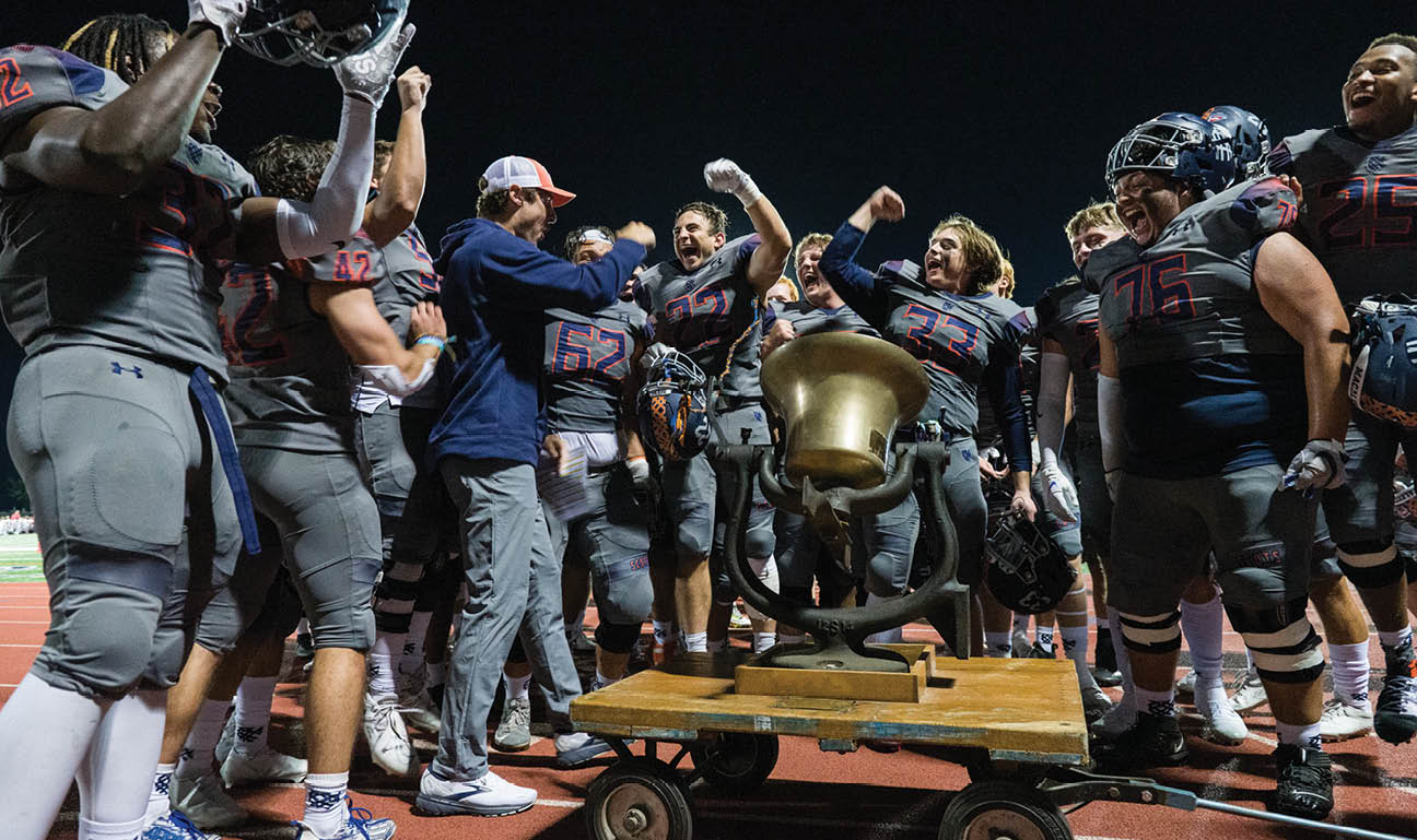 Macalester College Football hosts Martin Luther