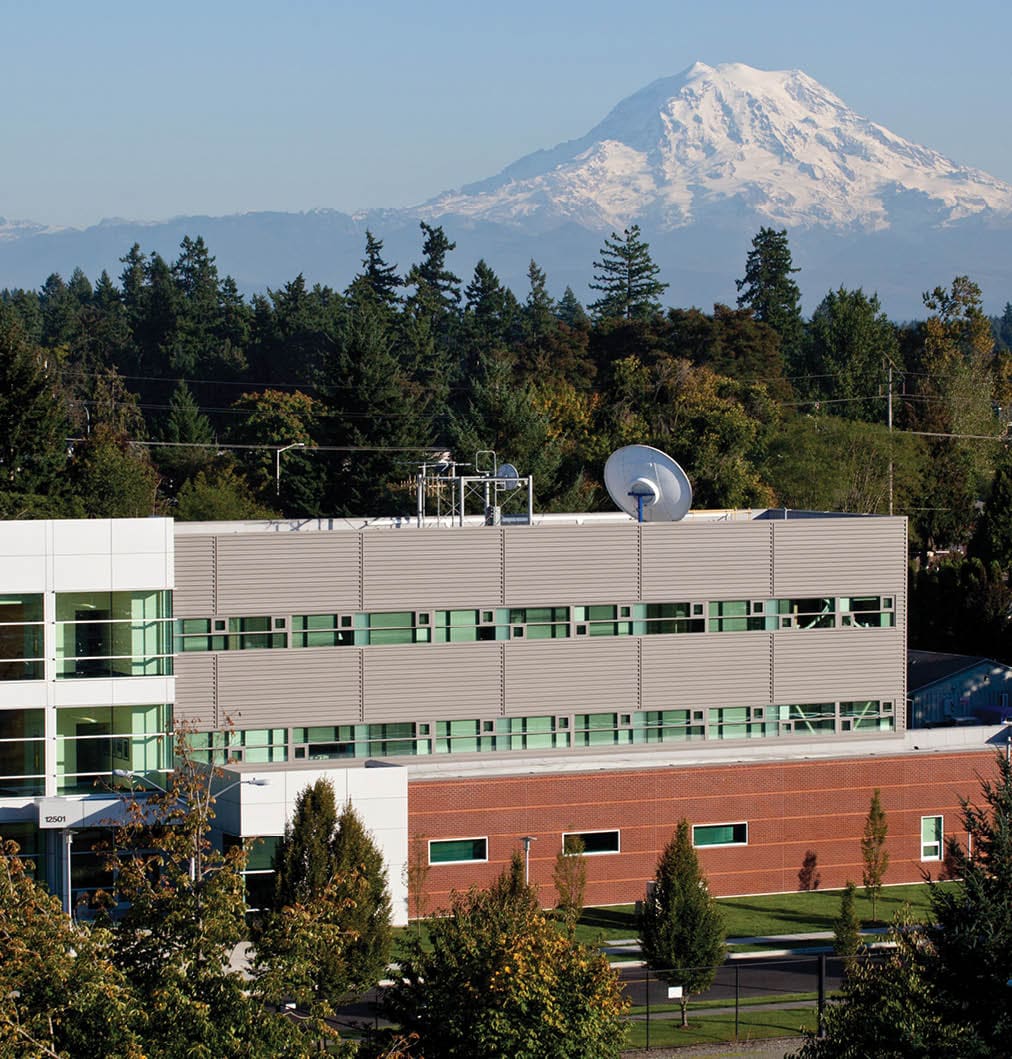Neeb Center and Mt. Rainier at PLU on Tuesday, Oct. 18, 2011. (John Froschauer/PLU)